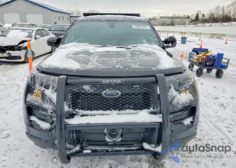 2023 Ford Explorer Police Interceptor z USA, uszkodzony, nr VIN 1FM5K8AB7PGA33475